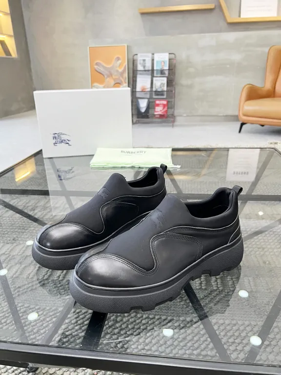 Burberry Shoe 